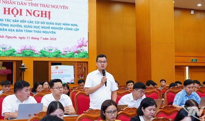 Đại diện xã Bạch Thông nêu ý kiến tại Hội nghị.