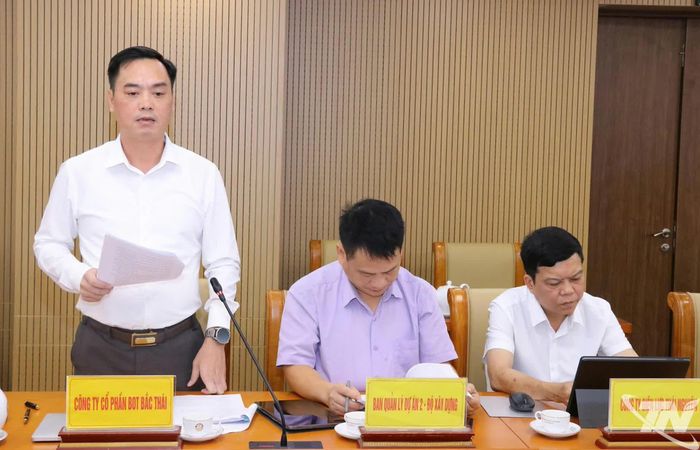 Đại diện đơn vị thi công phát biểu tại Hội nghị.