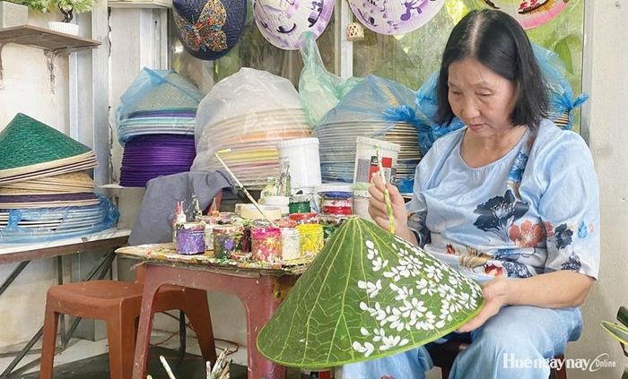 Người cao tuổi làm kinh tế ở phường Mỹ Thượng.