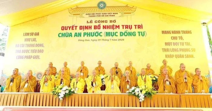 Chư tôn đức chứng minh