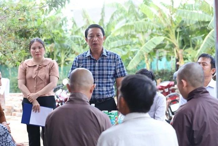 Đại diện chính quyền phát biểu cảm ơn