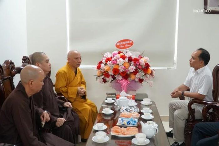 Ban Trị sự GHPGVN tỉnh chúc mừng lãnh đạo Ban Dân tộc và Tôn giáo tỉnh