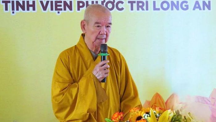 Trưởng lão Hòa thượng Thích Thiện Xuân ban đạo từ