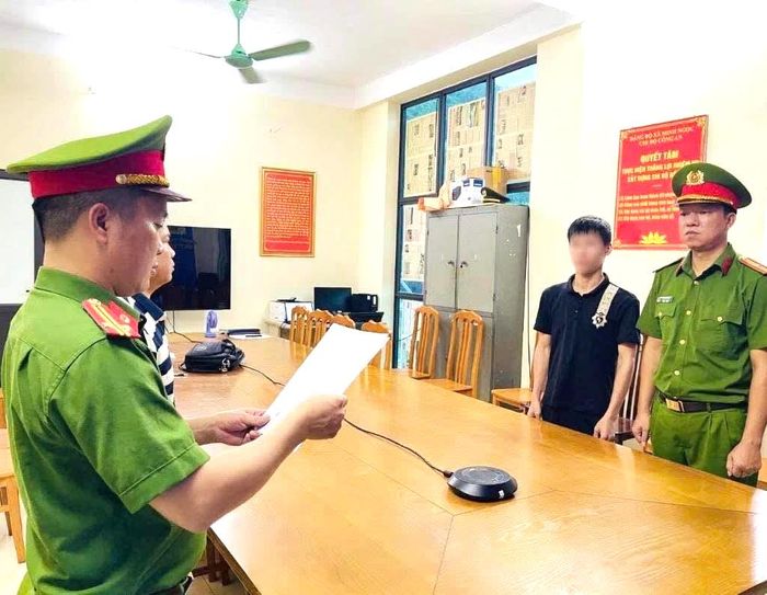 L.V.L tại cơ quan công an.
