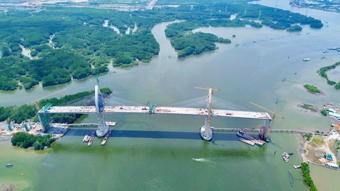 Toàn bộ nhịp chính cầu Phước An.