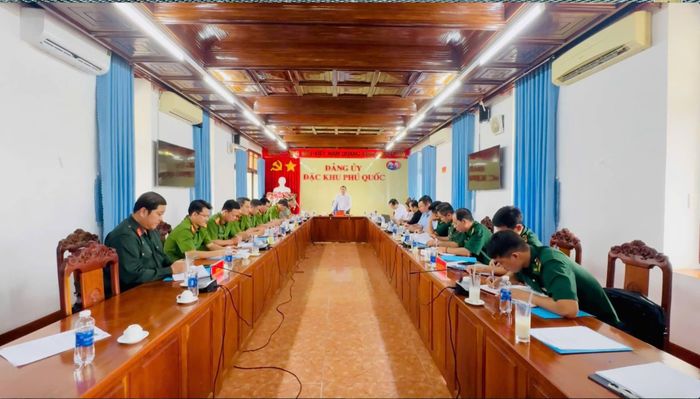 Quang cảnh buổi làm việc.
