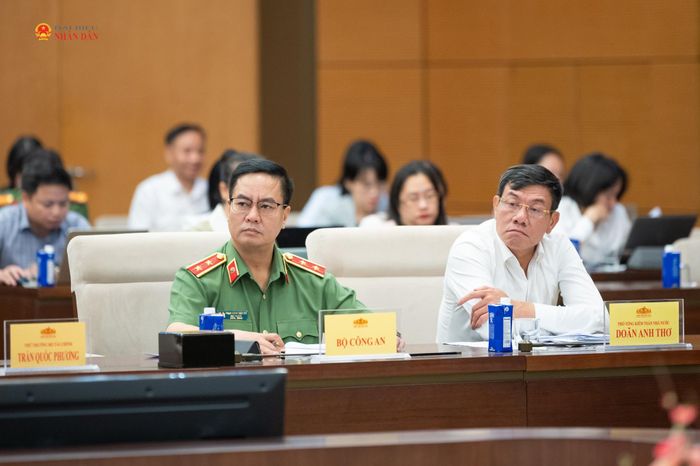 Các đại biểu tham dự phiên họp