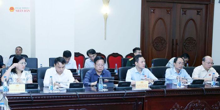 Các đại biểu tham dự phiên họp