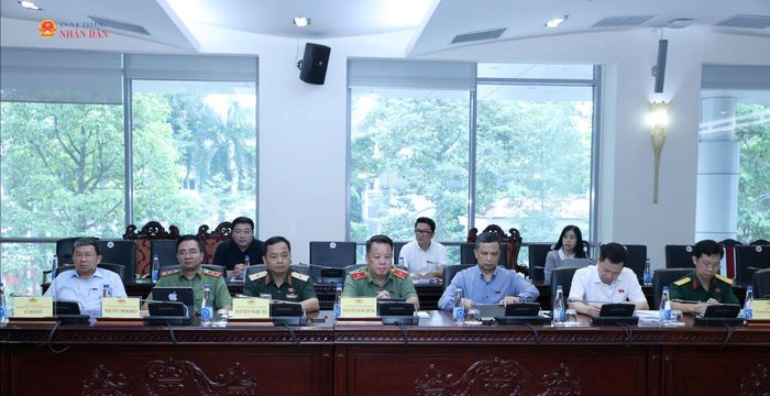 Các đại biểu tham dự phiên họp