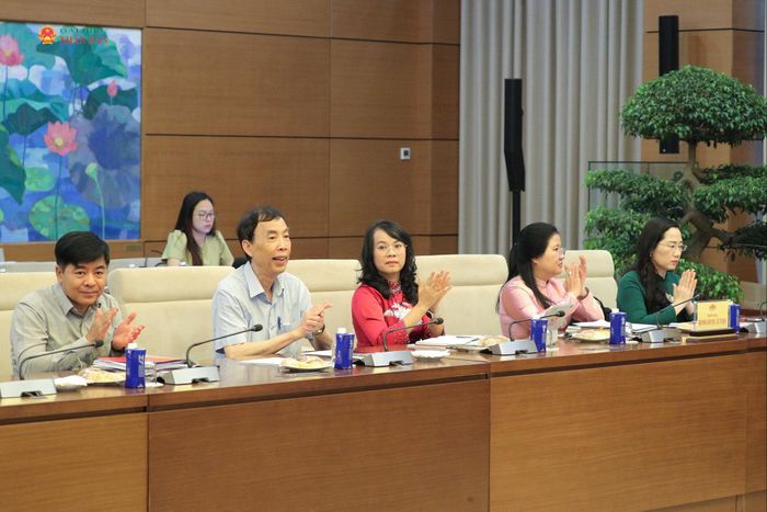 Các đại biểu dự phiên họp