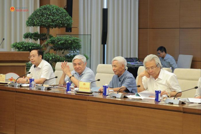 Các đại biểu dự phiên họp