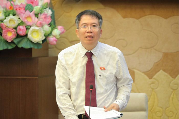 Phó Chủ nhiệm Văn phòng Quốc hội Nguyễn Văn Hiển phát biểu