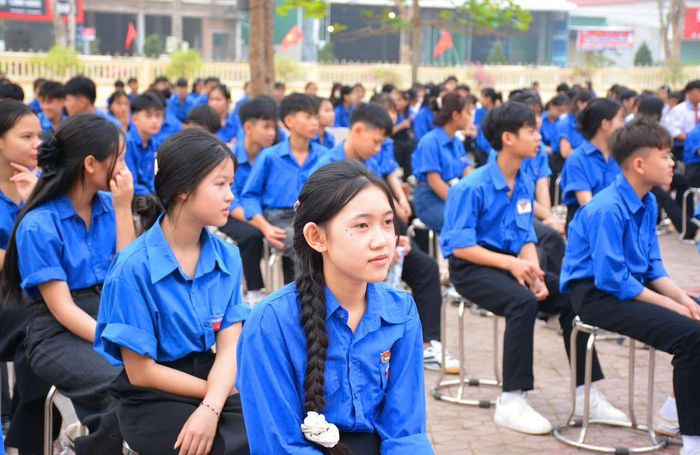 Nhiều học sinh và phụ huynh tỏ ra lo lăng trước việc sắp xếp trường học khi chưa hiểu hết về chủ trương