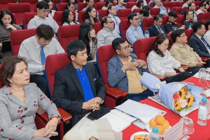 Các đại biểu tham dự hội thảo