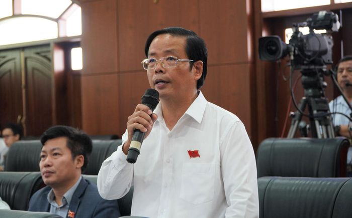 Đại biểu Lê Hồng Cương chất vấn về tình trạng khai thác khoáng sản trái phép