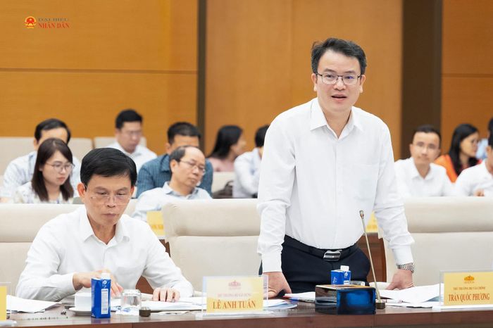 Thứ trưởng Bộ Tài chính Trần Quốc Phương phát biểu