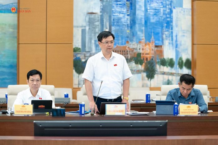 ĐBQH hoạt động chuyên trách tại Ủy ban Công tác đại biểu Nguyễn Hải Long phát biểu