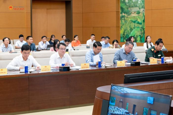 Các đại biểu tham dự phiên họp