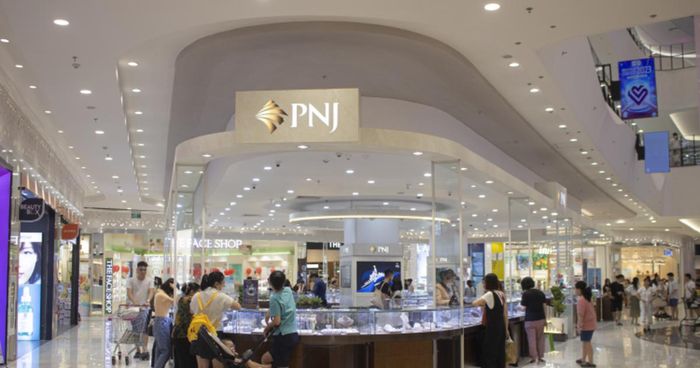 Chi phí quản lý doanh nghiệp của PNJ tăng vọt 422%, chạm mốc gần 1.063 tỷ đồng.