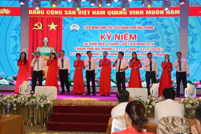 Đây là dịp để các thế hệ lãnh đạo, cán bộ Liên minh HTX TP Hải Phòng và các đơn vị thành viên ôn lại chặng đường đã qua.