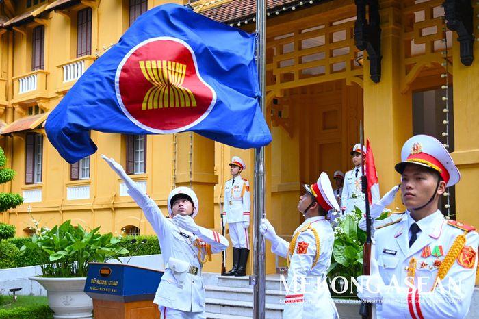 Lá cờ ASEAN tung bay tại trụ sở Bộ Ngoại giao. Ảnh: Đỗ Thảo - Mekong ASEAN