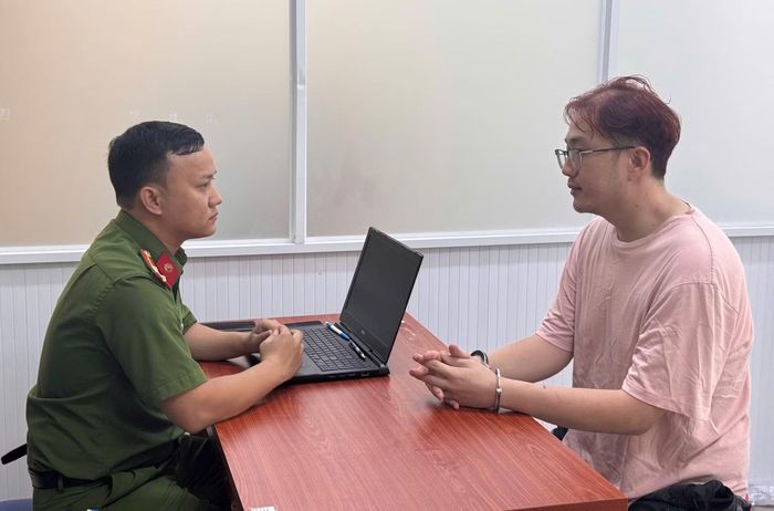 Một đối tượng trong đường dây tại cơ quan điều tra.