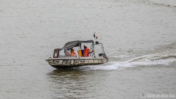 Hoạt động tuần tra diễn ra liên tục với nhiều ca trong ngày.