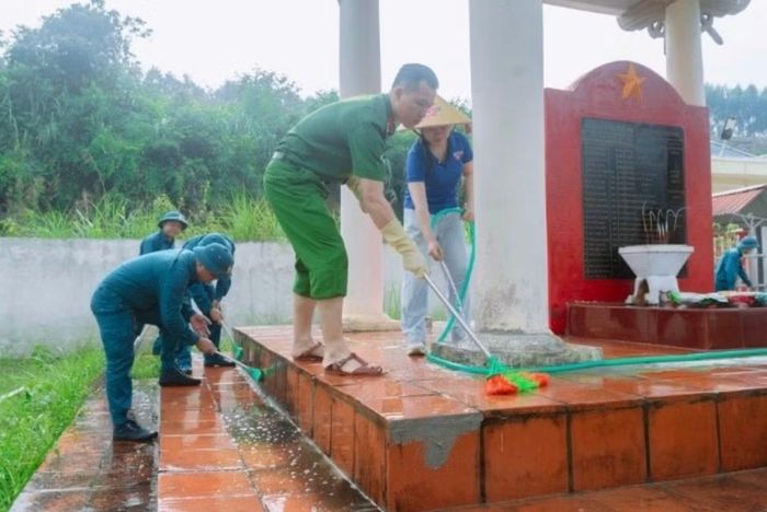 CBCS, đoàn viên thanh niên Công an tỉnh Lạng Sơn tích cực ra quân chỉnh trang, dọn dẹp vệ sinh các Nghĩa trang Liệt sĩ và từng mô phần cac Liệt sĩ trên địa bàn.