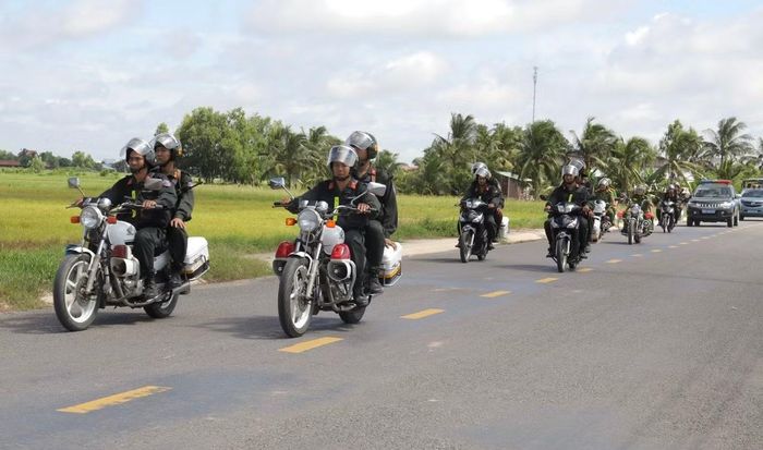 Sau khi kết thúc buổi lễ, các lực lượng đồng loạt ra quân.
