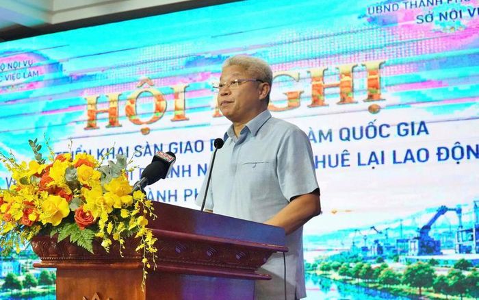 Ông Nguyễn Mạnh Khương, Thứ Trưởng Bộ Nội vụ phát biểu tại hội nghị.