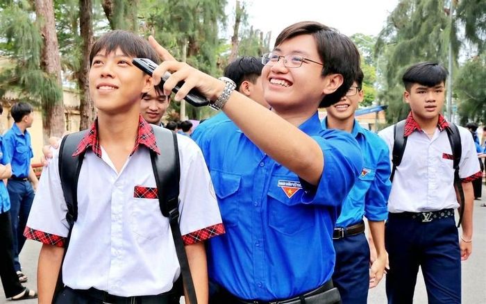Lọc ảo là quá trình hệ thống hỗ trợ tuyển sinh chung của Bộ Giáo dục và Đào tạo chạy phần mềm tự động để xử lý tất cả các nguyện vọng đăng ký của thí sinh trên toàn quốc.
