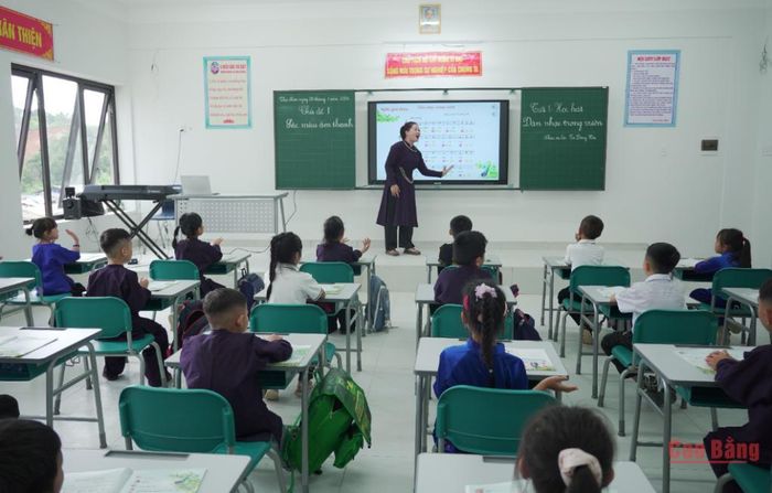 Phòng học mới khang trang, hiện đại tại Trường Phổ thông nội trú Tiểu học và THCS Trà Lĩnh.