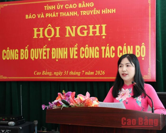 Phó Giám đốc Báo và Phát thanh, Truyền hình Cao Bằng Nông Thị Quỳnh Anh phát biểu nhận nhiệm vụ.