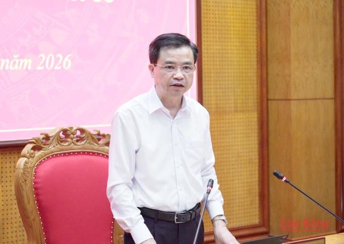 Phó Bí thư Thường trực Tỉnh ủy, Trưởng Đoàn đại biểu Quốc hội tỉnh Bế Thanh Tịnh phát biểu kết luận.
