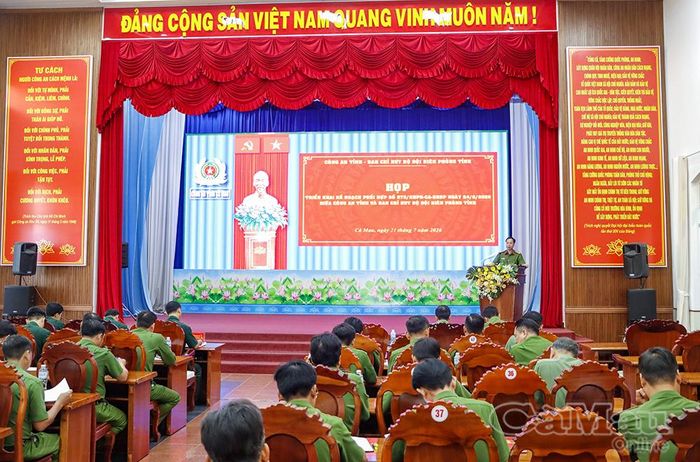 Công an tỉnh Cà Mau và Ban Chỉ huy Bộ đội Biên phòng tỉnh triển khai Kế hoạch phối hợp rà soát, kiểm tra, xét nghiệm chất ma túy đối với thuyền viên.