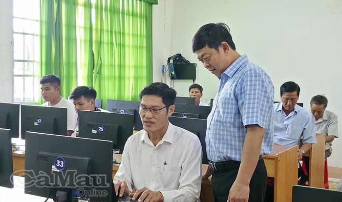 130 cán bộ, công chức, viên chức của xã và các ấp được tập huấn công nghệ thông tin cơ bản, ứng dụng trí tuệ nhân tạo (AI).