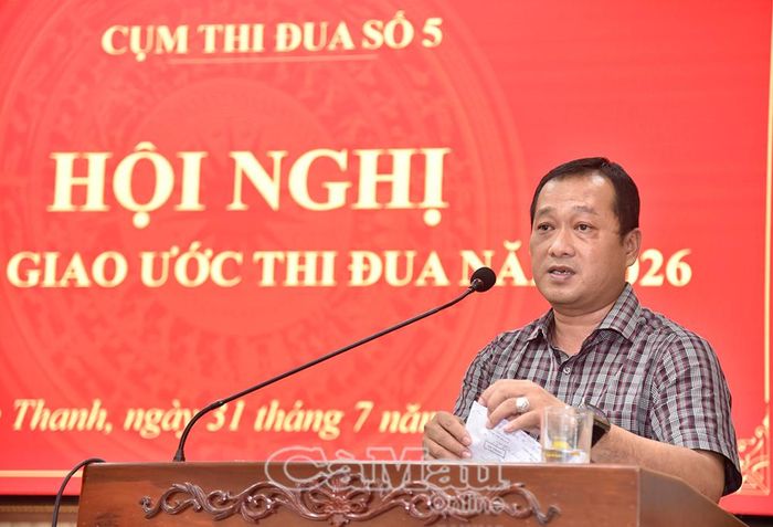 Chủ tịch UBND xã Trí Phải Nguyễn Trung Đỉnh, Cụm phó Cụm thi đua 5, thông qua dự thảo Kế hoạch hoạt động năm 2026.