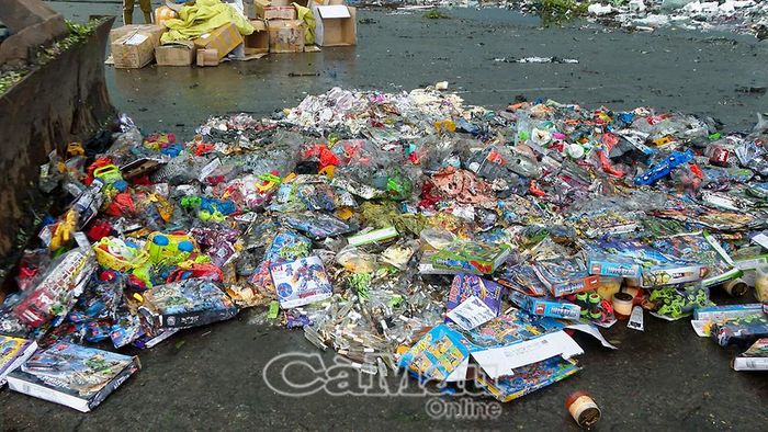 Đồ chơi trẻ em tiềm ẩn nguy cơ mất an toàn bị tịch thu, tiêu hủy.
