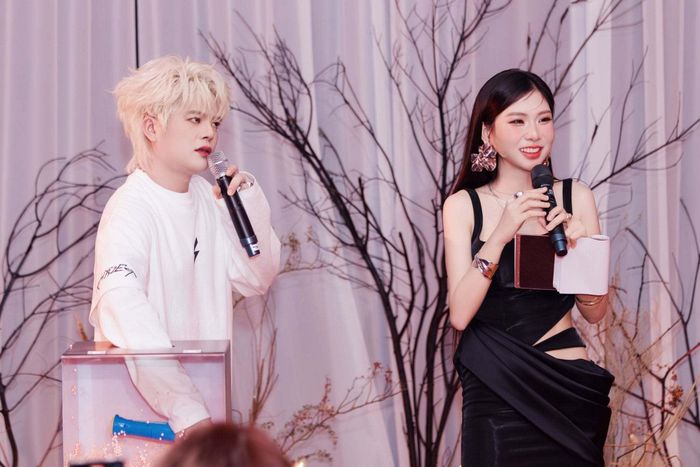 Nữ MC thường xuyên xuất hiện tại các fan meeting của nghệ sỹ nổi tiếng.