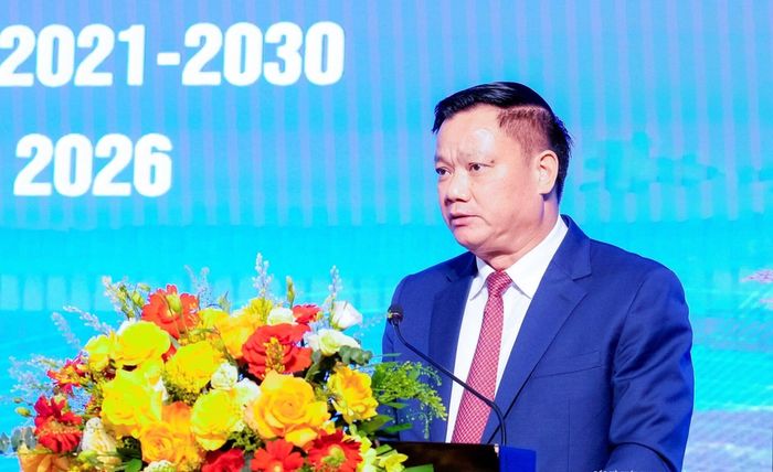 Bí thư Tỉnh ủy Nghệ An Nguyễn Khắc Thận. 