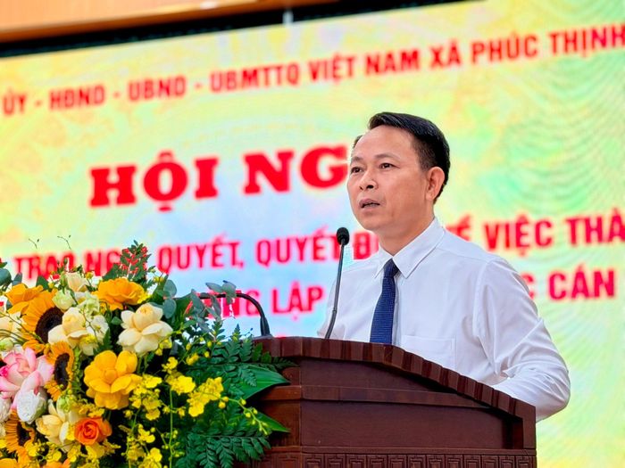 Đồng chí Đặng Minh Thắng, Phó Bí thư Thường trực Đảng ủy xã phát biểu tại hội nghị. Ảnh: Thanh Hà