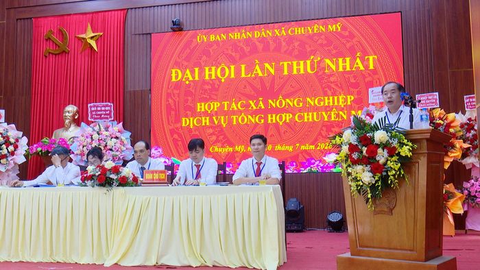 Ông Nguyễn Trung Thành, Phó chủ tịch Liên minh Hợp tác xã thành phố Hà Nội phát biểu chỉ đạo.