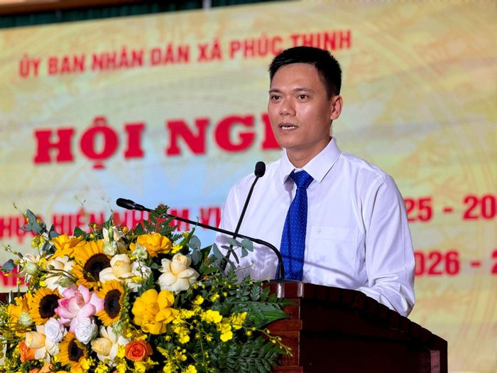 Chủ tịch UBND xã Nguyễn Văn Bằng phát biểu tại hội nghị. Ảnh: Thanh Hà