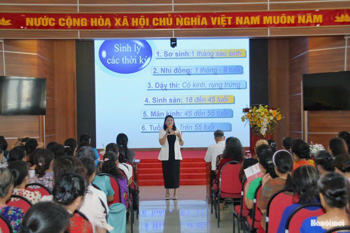 Thạc sĩ Vũ Thị Thu Hằng, báo cáo viên tại chương trình. Ảnh: Cao Kỳ