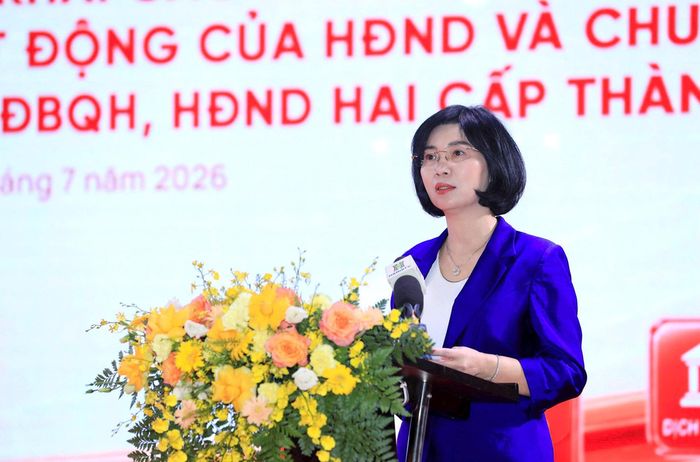 Phó Bí thư Thành ủy, Chủ tịch HĐND thành phố Phùng Thị Hồng Hà phát biểu tại hội nghị. Ảnh: Bảo Chi