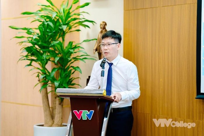 Ông Nguyễn Chấn, Phó Cục trưởng Cục Phát thanh, truyền hình và thông tin điện tử phát biểu chỉ đạo tại Lễ bế giảng khóa học. Ảnh: VTV