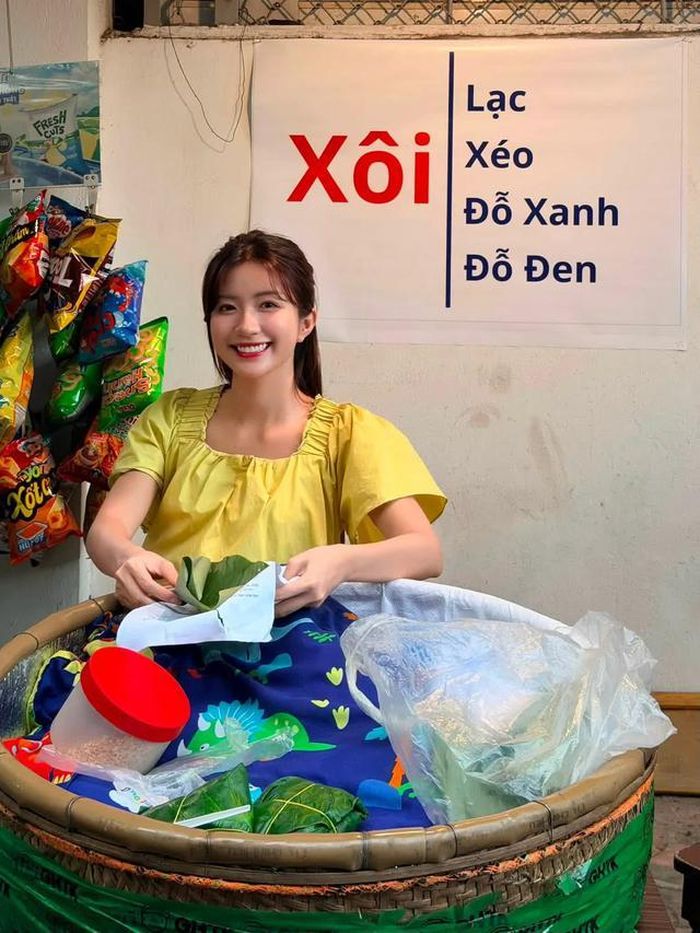 Diễn viên Nguyễn Ngọc Huyền vai Vân khởi nghiệp bằng nghề bán xôi sau biến cố.
