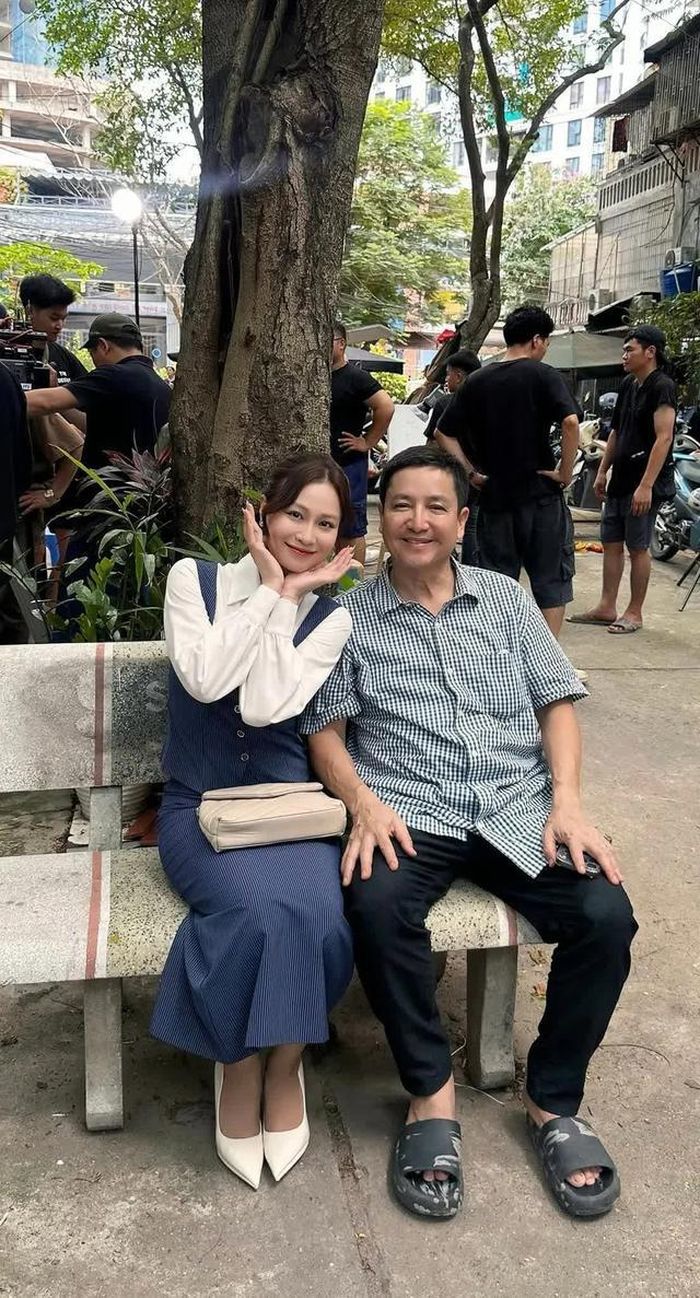 NSƯT Chí Trung đóng vai ông bố luôn quan tâm, yêu thương và mong muốn con gái được hạnh phúc và vượt qua đổ vỡ hôn nhân.