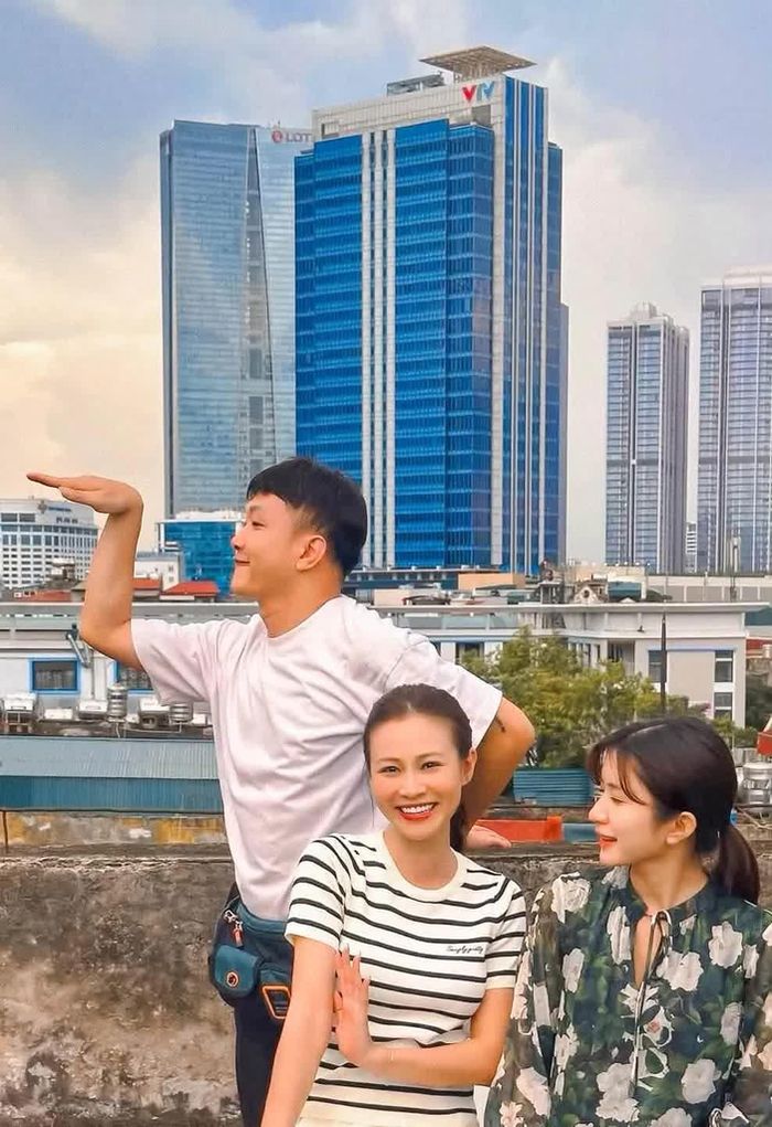 Khoảnh khắc đáng nhớ của các diễn viên sau những cảnh quay.
