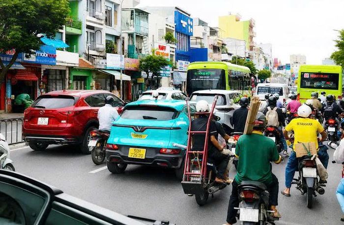 Chính quyền TPHCM muốn xây dựng hình ảnh xe buýt thân thiện, văn minh và ngày càng thu hút người dân sử dụng giao thông công cộng. Ảnh: Đỗ Hiền.
